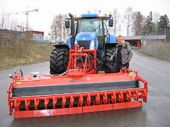 Dücker SFK 2700 - Profi Kehrmaschine 700mm Besen - beidseitiger hydr. Antrieb + Aufkratzleiste