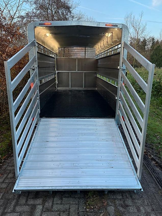 M-Tec Viehtransporter Viehanhänger Viehwagen Tridem Made in Irland