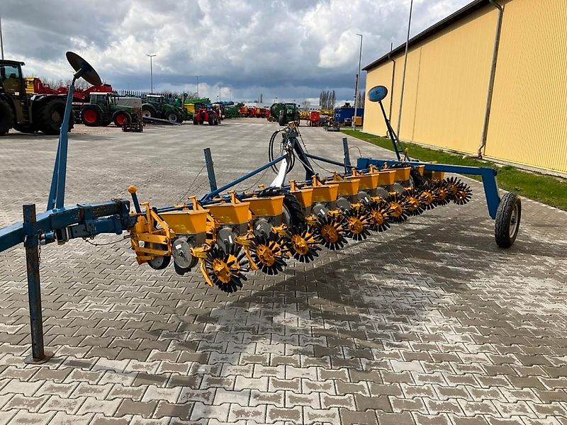 Kleine RÜBENDRILLMASCHINE KLEINE UNICORN