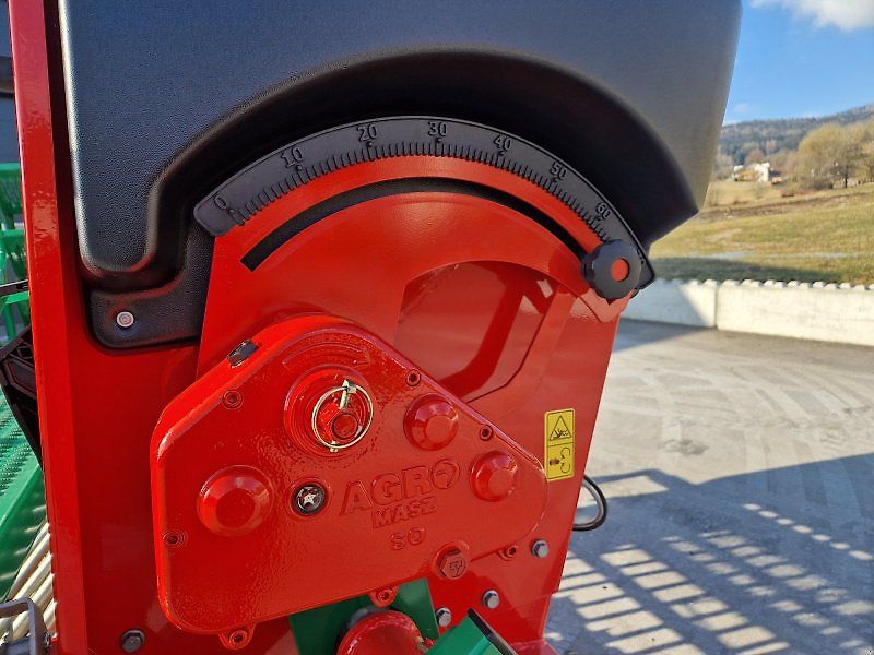 AGRO-MASZ SN 301 aufgebaute Sämaschine elektrische Fahrgassenschaltung