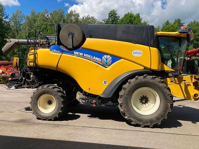 New Holland CR 9090