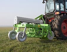 Bomet Schwingsiebroder / Potato digger / Arracheuse de pomme de terre / Scavapatate / Excavadora / Однорядная картофельная копалка / Kopaczka do ziemniaków Ursa Z655 Bomet Schwingsiebroder / Potato digger / Arracheuse de pomme de terre / Scavapatate / Excavadora / Однорядная картофельная копалка / Kopaczka do ziemniaków Ursa Z655