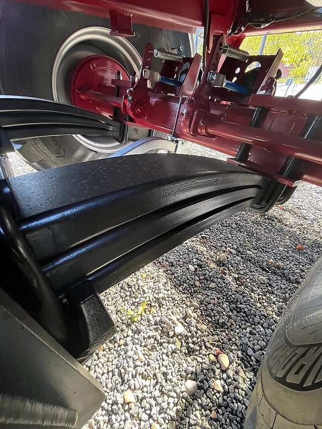 Pronar Halfpipe Erdmulde T701HP Top Angebot - am Lager