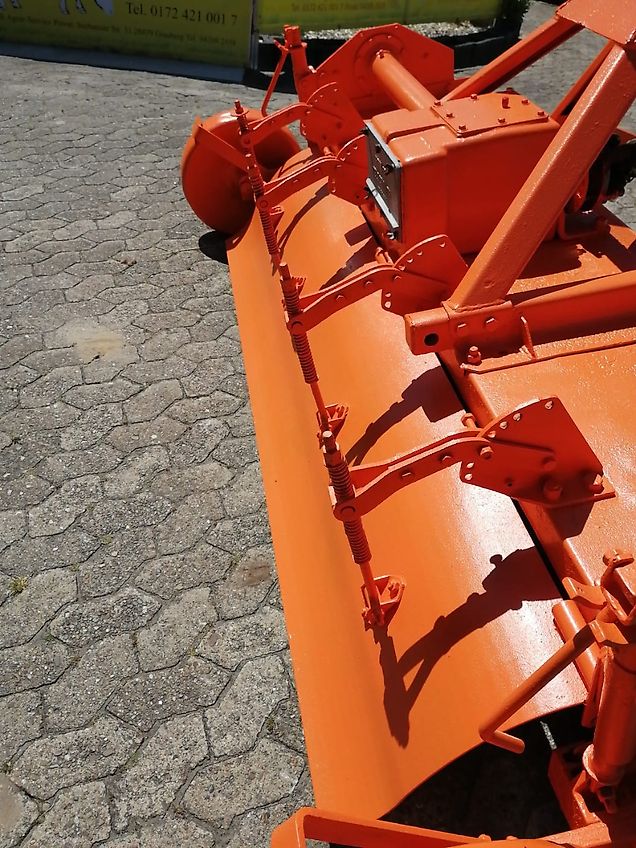 Kongskilde Howard Howard Modell Type HB-205-540T Bodenfräse 205 cm Arbeitsbreite mit 400 mm großen Stützrädern Fräßmesser 100% 48 Stück Schaltgetriebe ohne Kettenkasten zur Rotorwelle über Zahnradantrieb