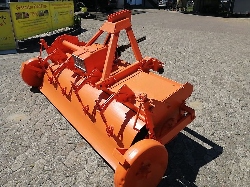 Kongskilde Howard Howard Modell Type HB-205-540T Bodenfräse 205 cm Arbeitsbreite mit 400 mm großen Stützrädern Fräßmesser 100% 48 Stück Schaltgetriebe ohne Kettenkasten zur Rotorwelle über Zahnradantrieb