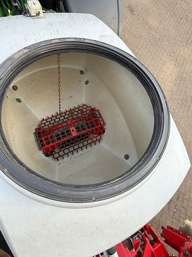 Pöttinger Terradisc 6001 T mit APV Streuer