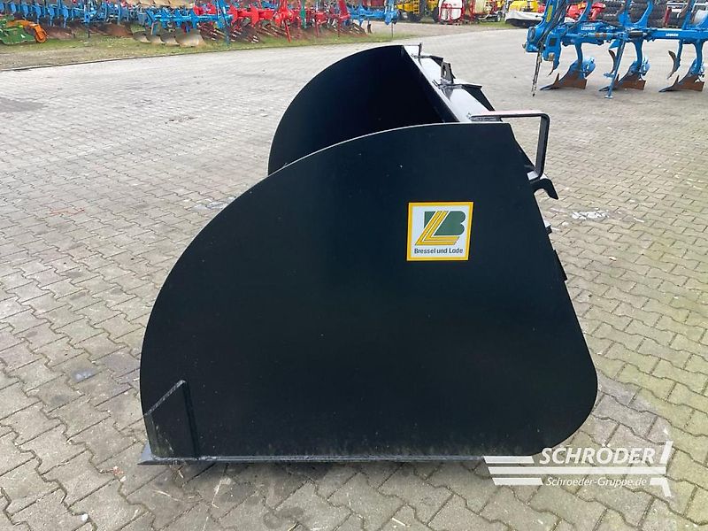 Bressel und Lade GROßVOLUMENSCHAUFEL 2,40 M MERLO ZM2