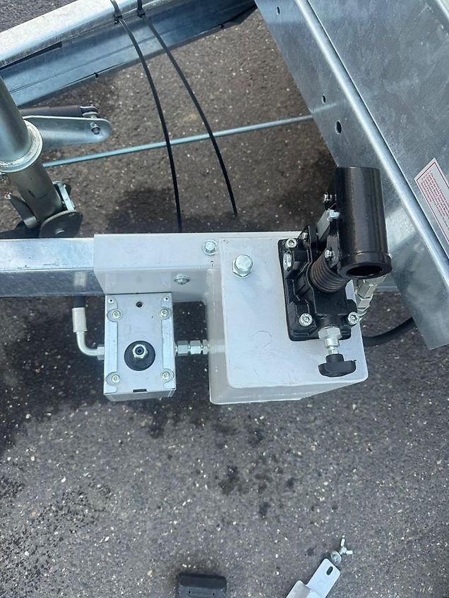 Neptun Rückwärtskipper 1500kg Akkuschrauberpumpe 40er Aufsatz