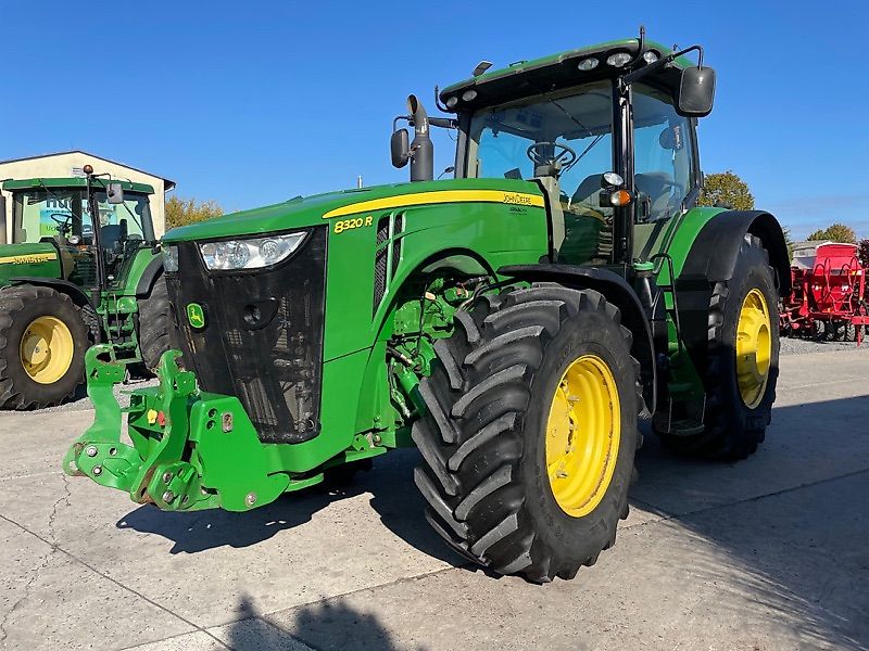 John Deere 8320 R e23