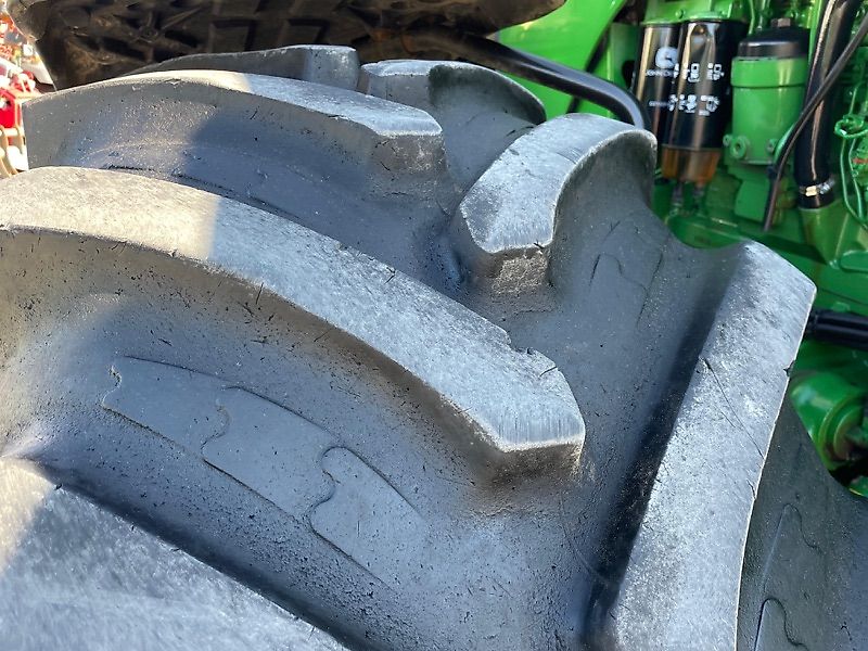 John Deere 8320 R e23