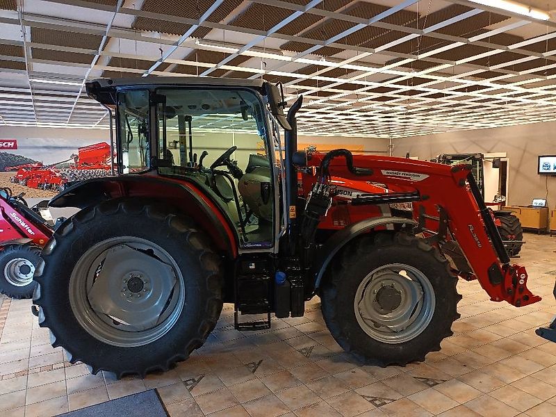 Massey Ferguson 5m.115 Dyna-4