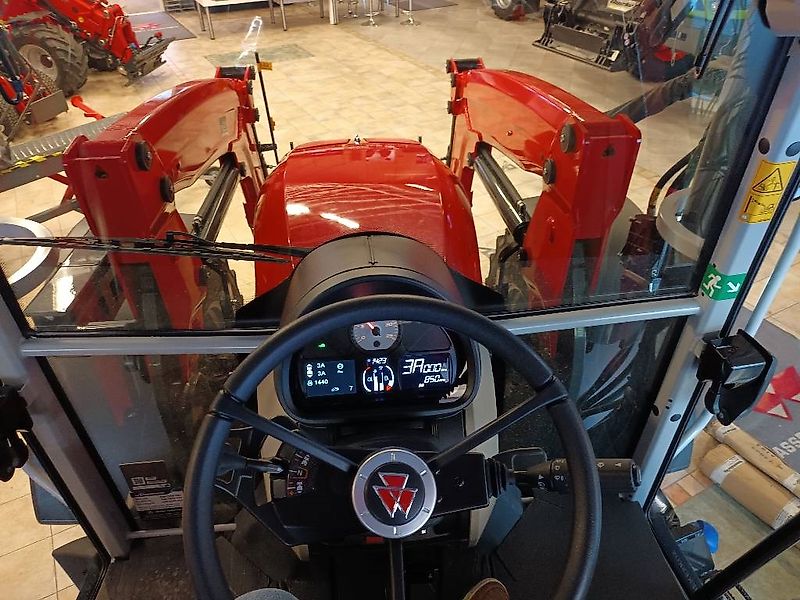 Massey Ferguson 5m.115 Dyna-4