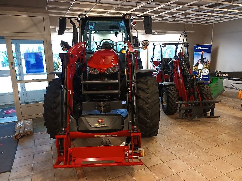 Massey Ferguson 5m.115 Dyna-4
