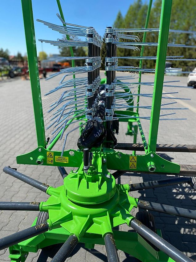 D&D Landtechnika Schwader 4,2m Kreiselschwader