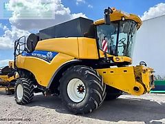 New Holland cr 8070