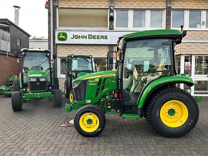 John Deere 3046R
