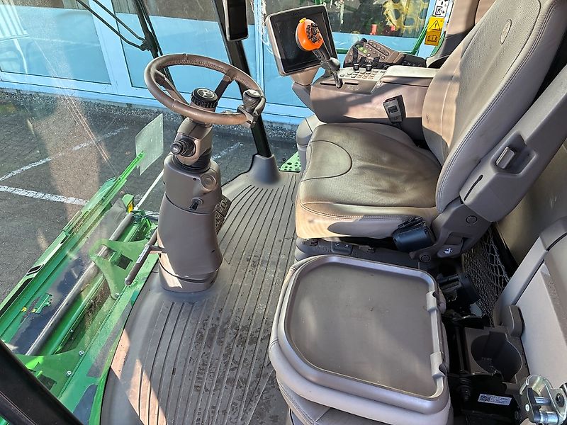 John Deere T 670 i Raupe