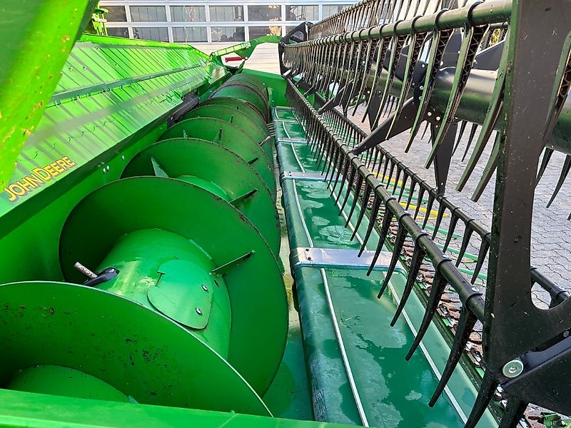 John Deere T 670 i Raupe