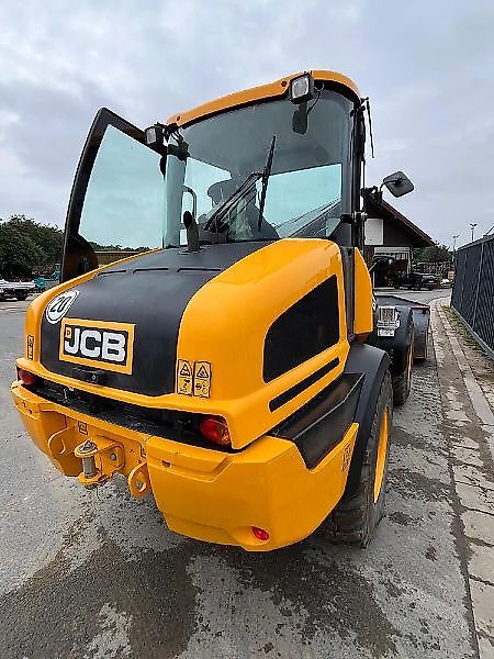 JCB 409