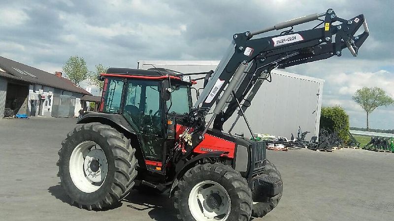 D&D Landtechnika Frontlader fur Valmet / Valtra / Lieferung frei