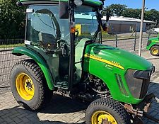 John Deere 3320 Kommunalschlepper 31 PS Hydrostat Klima 28 km/h John Deere 3320 Kommunalschlepper 31 PS Hydrostat Klima 28 km/h