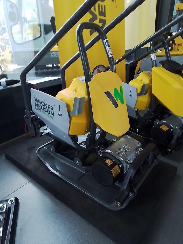 Wacker Neuson APS 1340e Vorwärtslaufende Akku-Vibrationsplatte