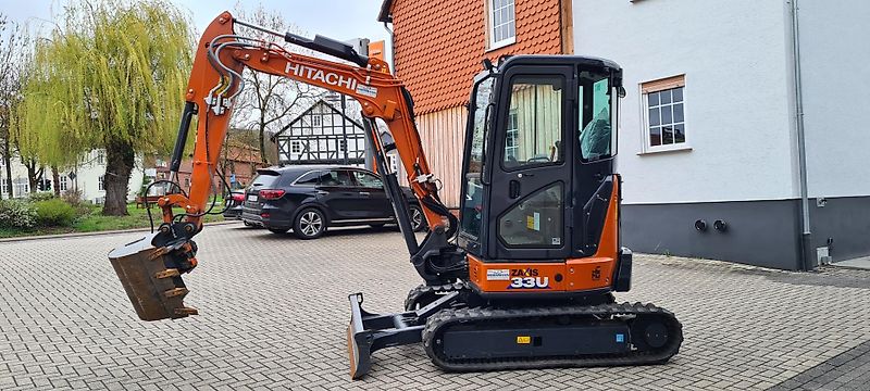 Hitachi ZX33U-6 3,7t mit Schwenkmotor/PowerTilt und hydraulischem Schnellwechsler - auch zur Miete!