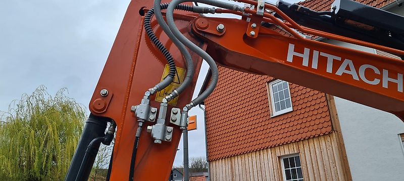 Hitachi ZX33U-6 3,7t mit Schwenkmotor/PowerTilt und hydraulischem Schnellwechsler - auch zur Miete!