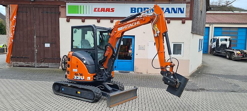 Hitachi ZX33U-6 3,7t mit Schwenkmotor/PowerTilt und hydraulischem Schnellwechsler - auch zur Miete!