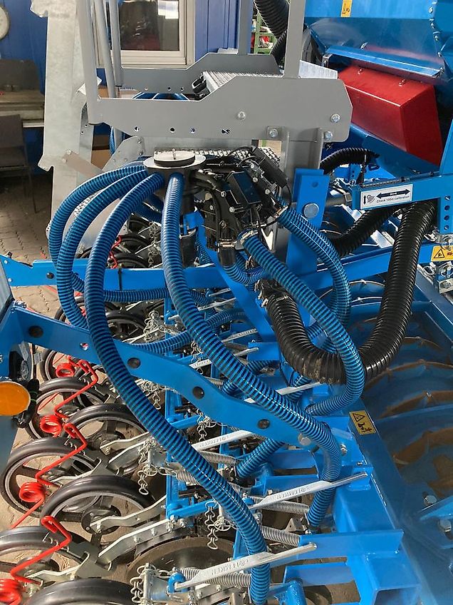 Lemken Zirkon 12-300 (502684)+Solitär 9+/300 ( 502556) Vorführmaschine Abverkaufs-Preis!!!! Top Ausstattung mit Werks-Garantie