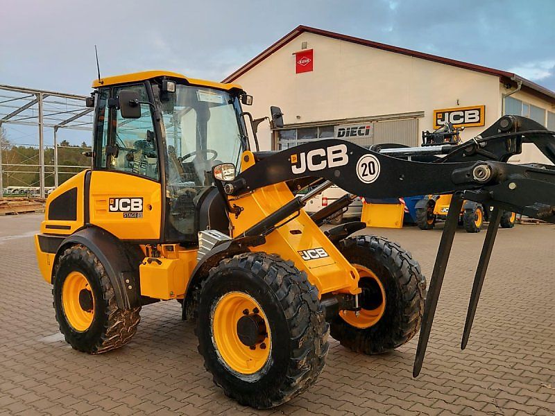 JCB 409 Agri