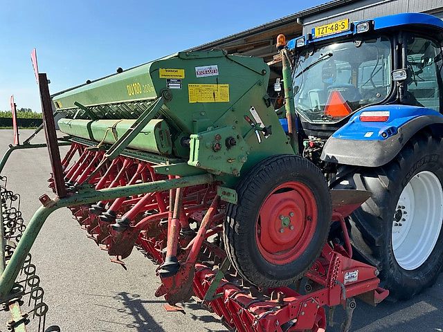 Lely Terra Rotorkopeg met Hassia DU 100 zaaimachine