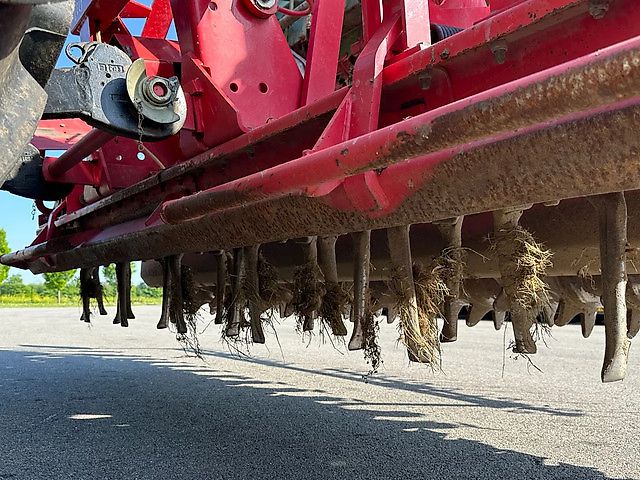 Lely Terra Rotorkopeg met Hassia DU 100 zaaimachine