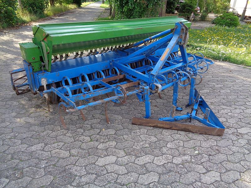 Köckerling Drillpaker 3m mit gefederten Kultivatorzinken Planierschiene &Krümmlerwalze 3m