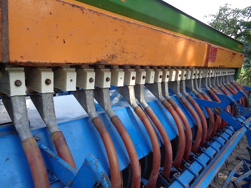 Köckerling Drillpaker 3m mit gefederten Kultivatorzinken Planierschiene &Krümmlerwalze 3m