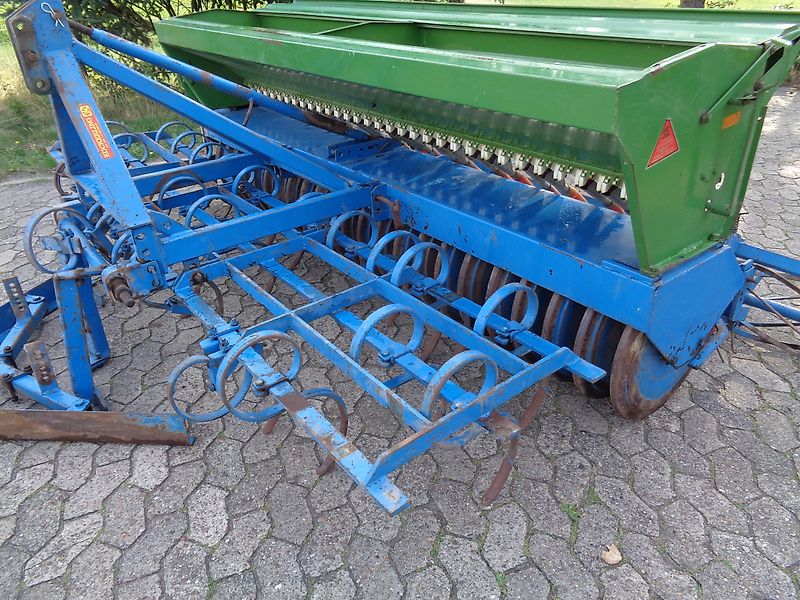 Köckerling Drillpaker 3m mit gefederten Kultivatorzinken Planierschiene &Krümmlerwalze 3m