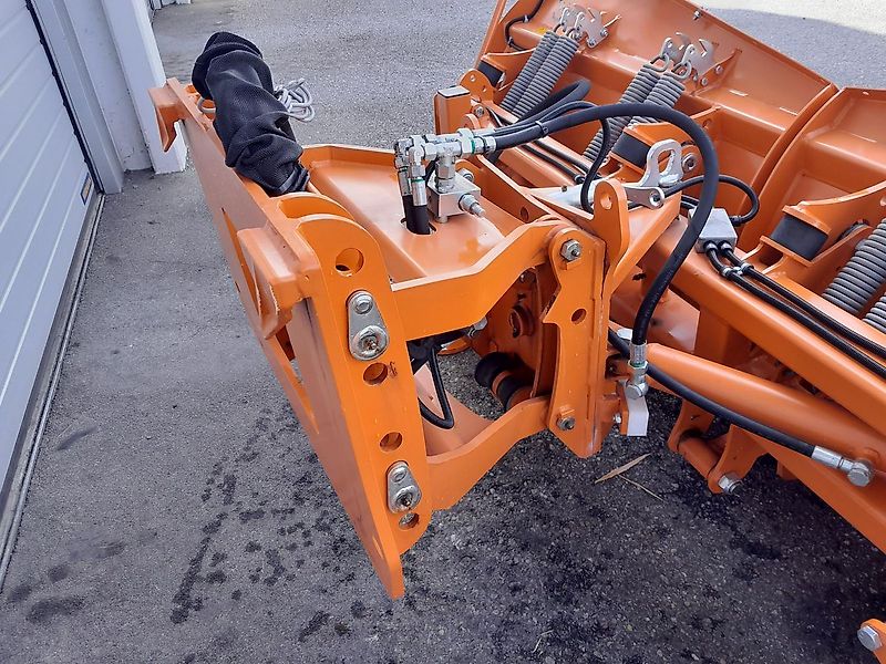 Hauer SRS-2L 2600 Schneepflug