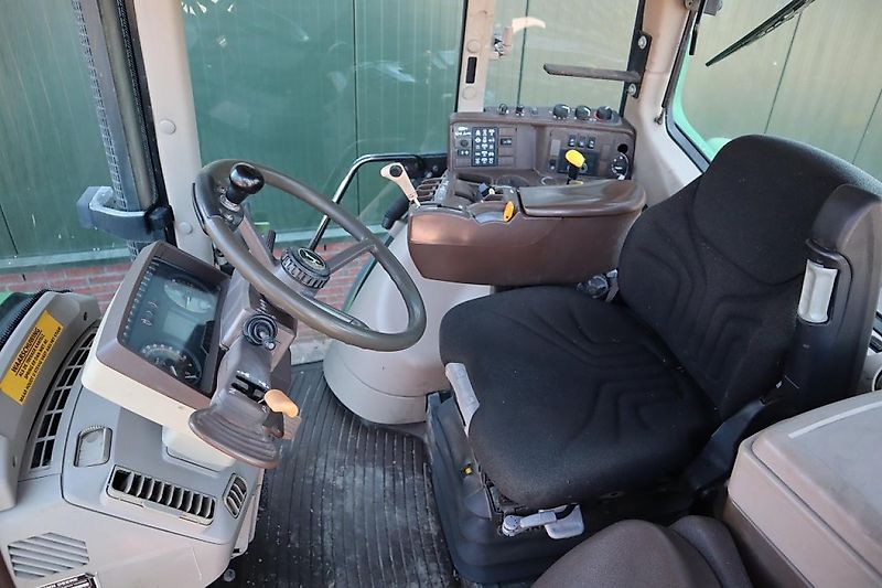 John Deere 6820 TRAKTOR