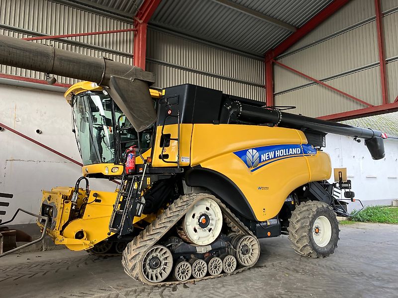 New Holland CR9090