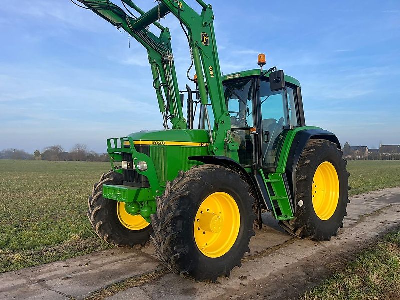 John Deere 6810