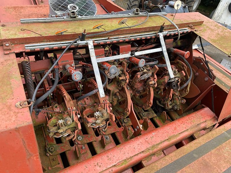 Hesston 4900 (Spare part/Reservedel/Ersatzteil)