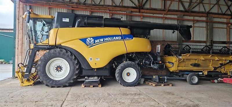 New Holland CR 9090