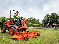Kubota F251-EU (4WD) mit Mähwerk