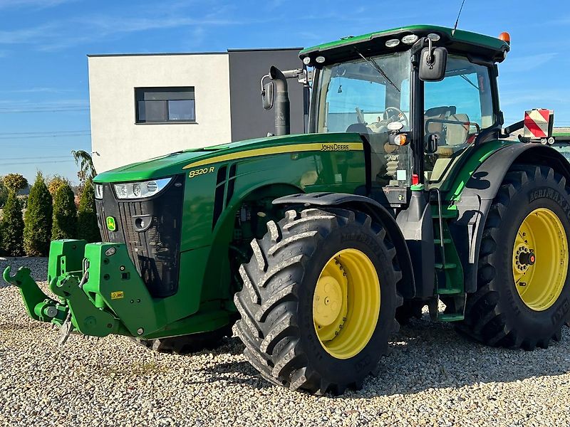 John Deere 8320R