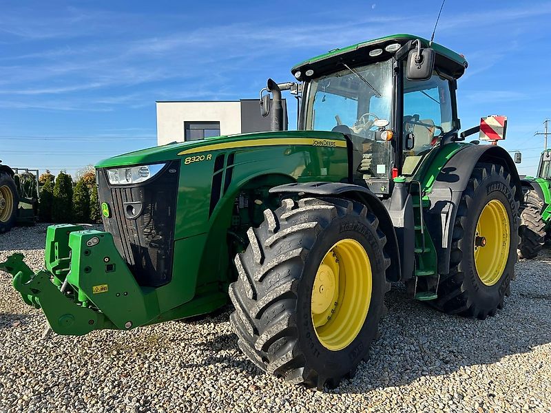 John Deere 8320R