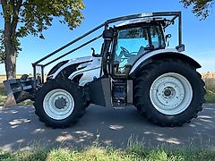 Valtra T234 Versus
