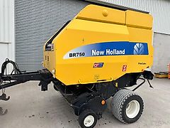 New Holland BR 750