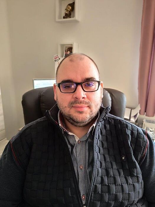 Persona de contacto Szabó Sándor